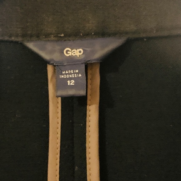 Size 12 Classic Black Blazer from Gap - Picture 2 of 3